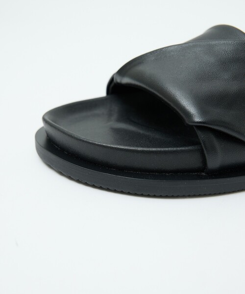 waa.(ワー)の「【Waa .studios / ワースタジオ】XEP SANDALS / XEP サンダル / レザーサンダル / クロスデザイン(サンダル・メンズ・ブラック・42/43/41)」の6枚目の写真