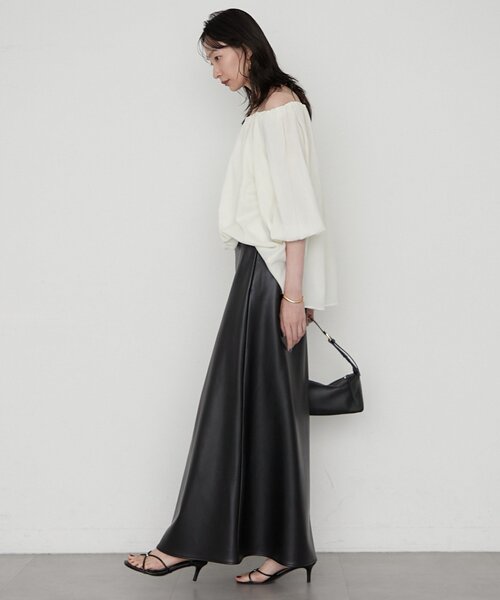 LOUNGEDRESS(ラウンジドレス)の「《セットアップ可》【JAPAN MADE】カラミメッシュオフショルプルオーバー(シャツ/ブラウス・レディース・ブラック/オフホワイト/ブラウン・FREE)」の5枚目の写真
