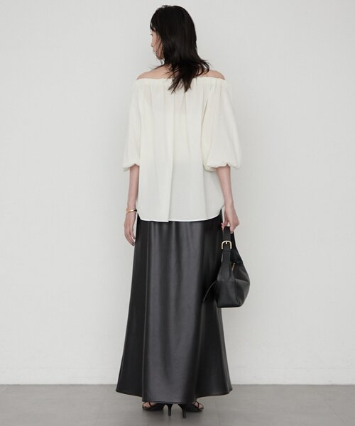 LOUNGEDRESS(ラウンジドレス)の「《セットアップ可》【JAPAN MADE】カラミメッシュオフショルプルオーバー(シャツ/ブラウス・レディース・ブラック/オフホワイト/ブラウン・FREE)」の6枚目の写真