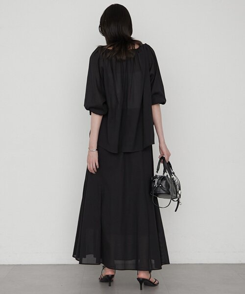 LOUNGEDRESS(ラウンジドレス)の「《セットアップ可》【JAPAN MADE】カラミメッシュオフショルプルオーバー(シャツ/ブラウス・レディース・ブラック/オフホワイト/ブラウン・FREE)」の16枚目の写真
