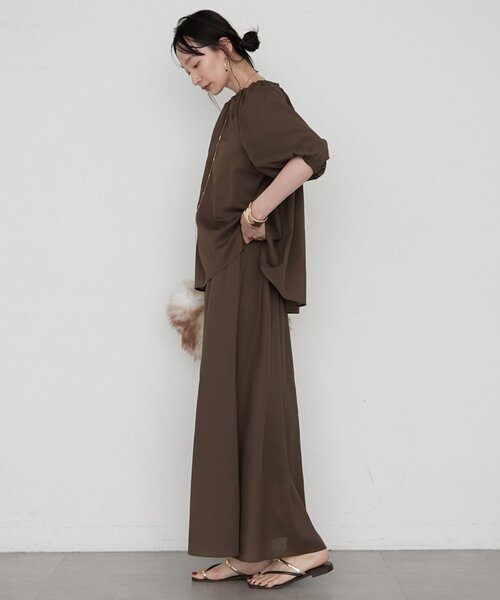LOUNGEDRESS(ラウンジドレス)の「《セットアップ可》【JAPAN MADE】カラミメッシュオフショルプルオーバー(シャツ/ブラウス・レディース・ブラック/オフホワイト/ブラウン・FREE)」の21枚目の写真
