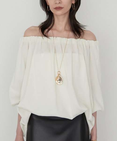 LOUNGEDRESS(ラウンジドレス)の「《セットアップ可》【JAPAN MADE】カラミメッシュオフショルプルオーバー(シャツ/ブラウス・レディース・ブラック/オフホワイト/ブラウン・FREE)」の2枚目の写真