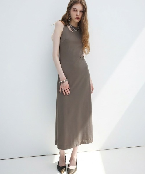 SIGNATURE PIN> BACK OPEN DRESS/バックオープンドレス（ワンピース
