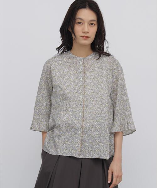 LIBERTY(リバティー)の「◆リバティプリントブラウス(シャツ/ブラウス・レディース・ブルー系その他3/イエロー系その他4・MEDIUM)」の2枚目の写真