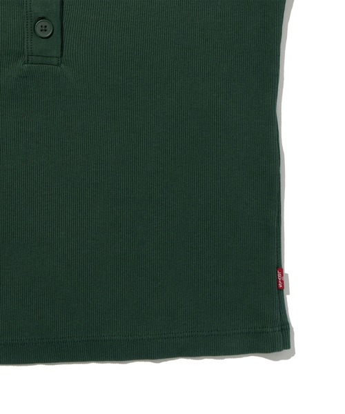 Levi's(リーバイス)の「Levi's/リーバイス エッセンシャル ロングスリーブ ヘンリーTシャツ(Tシャツ/カットソー・レディース・グリーン・M/S/XS)」の2枚目の写真