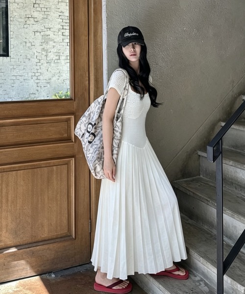 FAVORITO（ファヴォリート）の「ニットプリーツワンピース（ワンピース・レディース・オフホワイト/ブラック・F）」の9枚目の写真