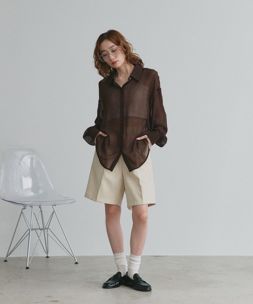 ad thie(アドティエ)の「オーバーサイズ シアー シャツ(シャツ/ブラウス・レディース・ブラック/ダークブラウン/オフホワイト/ブルー・FREE)」の21枚目の写真