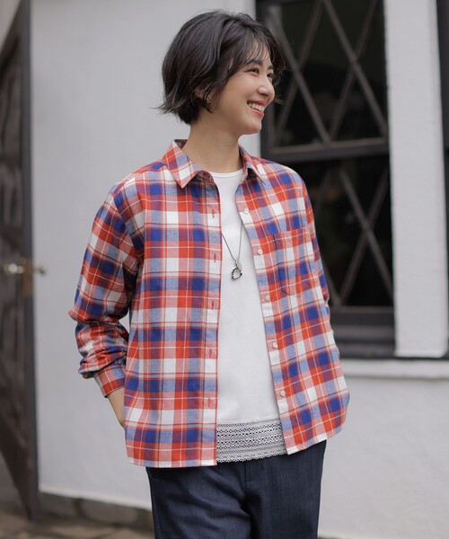 J.PRESS Ladies(J.プレス レディス)の「コットン 起毛 タータンチェック シャツ(シャツ/ブラウス・レディース・レッド系3/アイボリー系3/ネイビー系3・XS)」の4枚目の写真