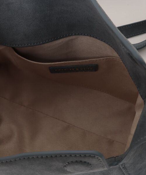 CHARLES & KEITH(チャールズ & キース)の「Aislin アシュリン ショルダーバッグ(ショルダーバッグ・レディース・ブルー系その他7/レディッシュグレー/ダークブラウン系5・S)」の13枚目の写真