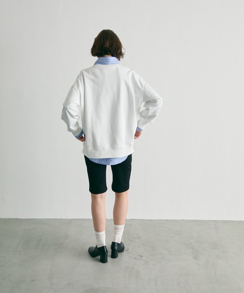 uchi.(ウチ)の「裏毛ロゴプリントスウェットトップス(スウェット・レディース・ネイビー/イエロー/オフホワイト・FREE)」の17枚目の写真