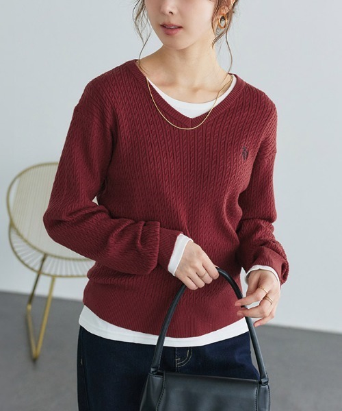 Pierrot(ピエロ)の「U.S.POLO ASSN. Vネックケーブルニット(ニット/セーター・レディース・ネイビー/オフホワイト/杢グレー/レッド系その他/ブラウン系その他・M/LL/L)」の5枚目の写真