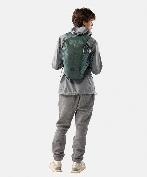 Matador（マタドール）の「Matador/マタドール 18L Waterproof Packable Backpack/18L ウォータープルーフ パッカブルバックパック（バックパック/リュック・メンズ・ワインレッド/ダークグリーン/ブラック・FREE）」の9枚目の写真