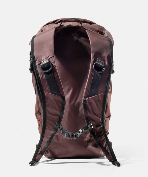 Matador（マタドール）の「Matador/マタドール 18L Waterproof Packable Backpack/18L ウォータープルーフ パッカブルバックパック（バックパック/リュック・メンズ・ワインレッド/ダークグリーン/ブラック・FREE）」の11枚目の写真