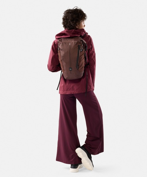 Matador（マタドール）の「Matador/マタドール 18L Waterproof Packable Backpack/18L ウォータープルーフ パッカブルバックパック（バックパック/リュック・メンズ・ワインレッド/ダークグリーン/ブラック・FREE）」の5枚目の写真