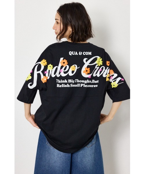 RODEO CROWNS WIDE BOWL(ロデオクラウンズワイドボウル)の「フラワースクリプトロゴ5分袖Tシャツ(Tシャツ/カットソー・レディース・オフホワイト/ライム/ブラック/ライトピンク・FREE)」の1枚目の写真