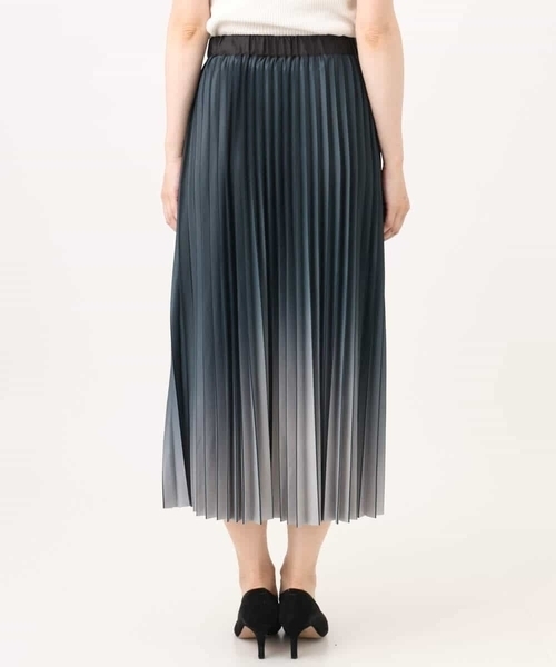 MK MICHEL KLEIN（エムケーミッシェルクラン）の「[洗える]グラデーションデザインニットプリーツスカート（スカート・レディース・ブラウン系/グレー系/ブルーグレー・38）」の10枚目の写真