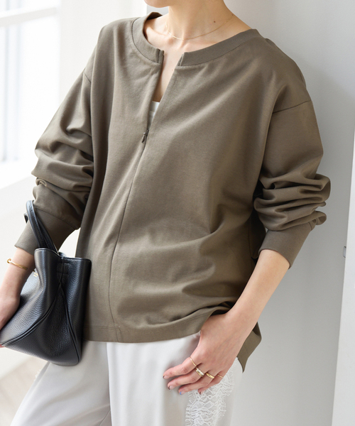 Spick & Span(スピックアンドスパン)の「スキッパーネックタックプルオーバー(Tシャツ/カットソー・レディース・ブラウン/カーキ・FREE)」の1枚目の写真
