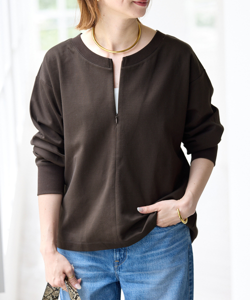 Spick & Span(スピックアンドスパン)の「スキッパーネックタックプルオーバー(Tシャツ/カットソー・レディース・ブラウン/カーキ・FREE)」の6枚目の写真