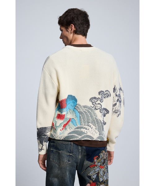 Desigual（デシグアル）の「オリエンタルドラゴンプリント 長袖ニット｜Desigual 2026秋冬新作（ニット/セーター・メンズ・ホワイト・S/M/XL）」の3枚目の写真