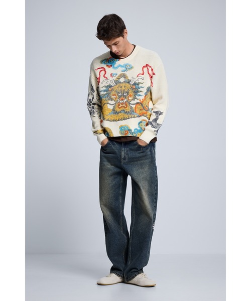 Desigual（デシグアル）の「オリエンタルドラゴンプリント 長袖ニット｜Desigual 2026秋冬新作（ニット/セーター・メンズ・ホワイト・S/M/XL）」の4枚目の写真