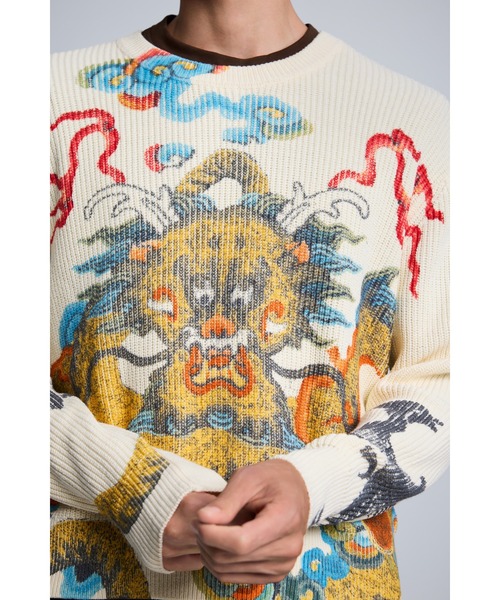 Desigual（デシグアル）の「オリエンタルドラゴンプリント 長袖ニット｜Desigual 2026秋冬新作（ニット/セーター・メンズ・ホワイト・S/M/XL）」の5枚目の写真