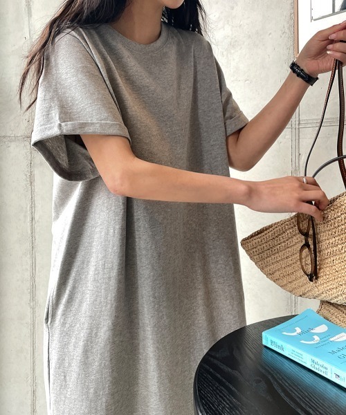FLINEA(フリネア)の「クルーネックスリットワンピース(ワンピース・レディース・チャコールグレー/グレー・FREE)」の17枚目の写真