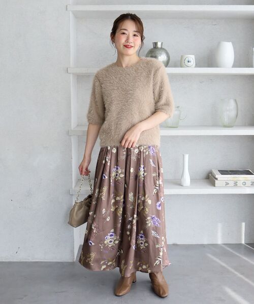 le.coeur blanc(ルクールブラン)の「フェザーヤーンハーフスリーブニット(ニット/セーター・レディース・ベージュ/オフホワイト/ピンク・38)」の2枚目の写真