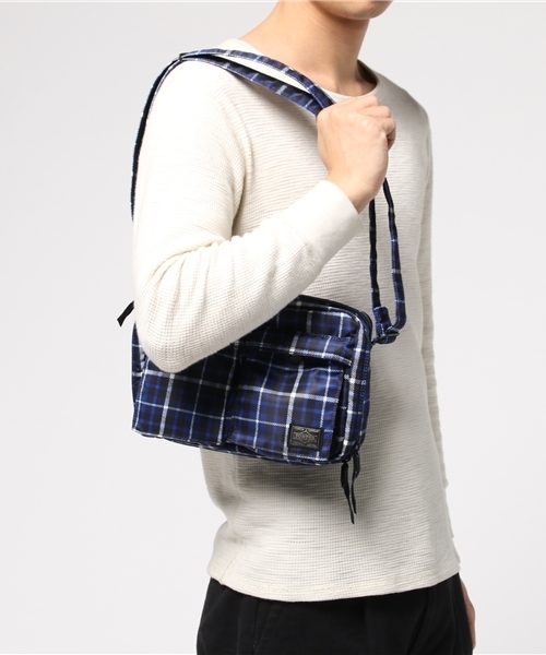 HEAD PORTER（ヘッドポーター）の「HIGHLAND/SHOULDER BAG (S)（ショルダーバッグ・メンズ・グリーン/ブルー・FREE）」の10枚目の写真