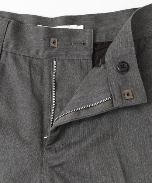 URBAN RESEARCH(アーバンリサーチ)の「UR T/C TWILL SLIM SHORTS(その他パンツ・メンズ・ブラック/グレー/ベージュ/ネイビー・SMALL/LARGE/MEDIUM)」の11枚目の写真