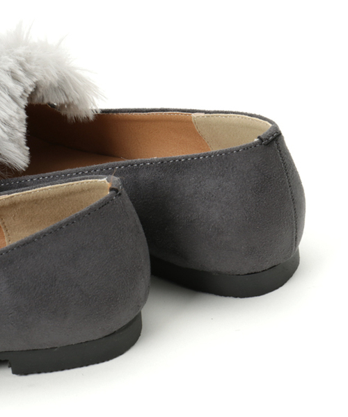 POU DOU DOU（プードゥドゥ）の「タッセル付きファーフラットパンプス（パンプス・レディース・グレー/ブラウン・4/3）」の9枚目の写真