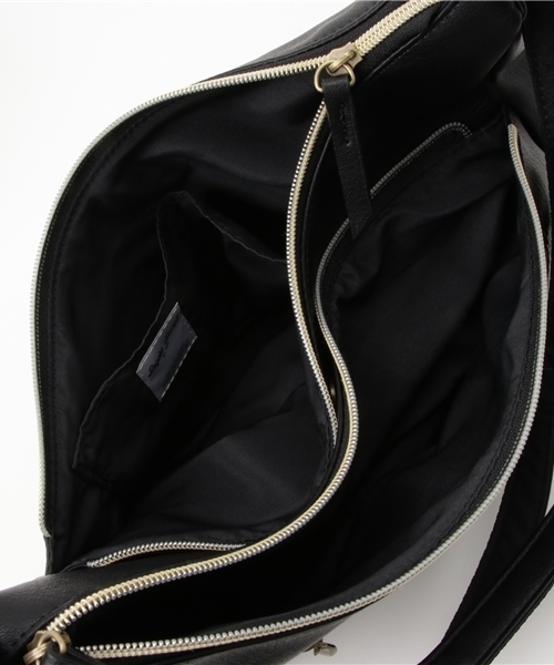 Legato Largo(レガートラルゴ)の「【Legato Largo】スモーキーシボ合皮多収納ショルダー(ショルダーバッグ・レディース・ライトベージュ/キャメル/ミント/ネイビー/ブラック・FREE)」の14枚目の写真