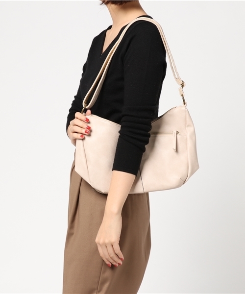 Legato Largo(レガートラルゴ)の「【Legato Largo】スモーキーシボ合皮多収納ショルダー(ショルダーバッグ・レディース・ライトベージュ/キャメル/ミント/ネイビー/ブラック・FREE)」の8枚目の写真