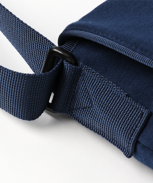 Champion（チャンピオン）の「【Champion　チャンピオン】　ダービー　シリーズ　メッセンジャータイプ　ショルダーバッグ　/　59431（ショルダーバッグ・メンズ・ネイビー/グレー/ブラック・FREE）」の8枚目の写真