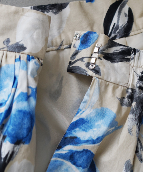 laboratory work（ラボラトリーワーク）の「水彩大花柄フレアスカート（スカート・レディース・イエロー系その他/ベージュ系その他・MEDIUM）」の13枚目の写真