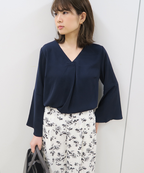 IMAGE COLLECTION(イマージュコレクション)の「袖スリットブラウス(シャツ/ブラウス・レディース・ボルドー/ネイビー/ダークグリーン・11号/7号/9号/13号/5号/15号)」の13枚目の写真