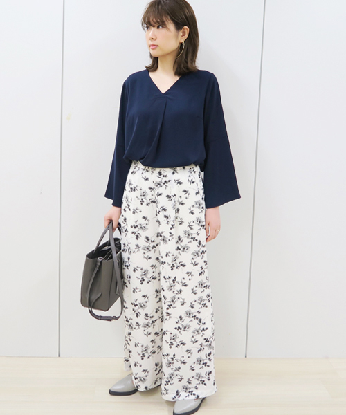 IMAGE COLLECTION(イマージュコレクション)の「袖スリットブラウス(シャツ/ブラウス・レディース・ボルドー/ネイビー/ダークグリーン・11号/7号/9号/13号/5号/15号)」の12枚目の写真