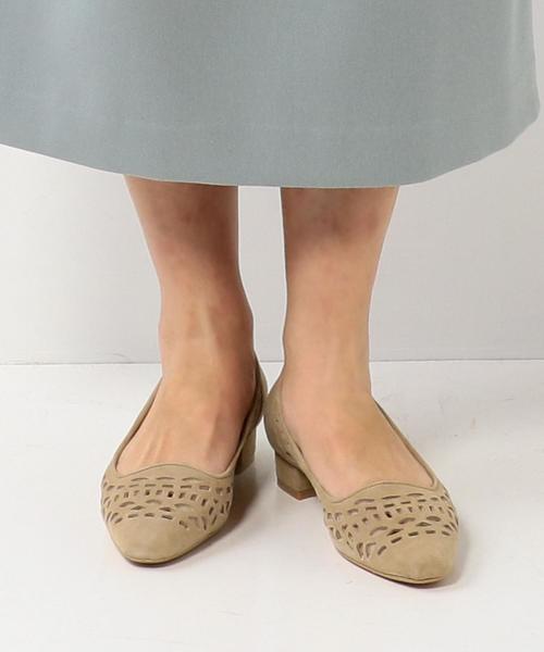 ODETTE E ODILE（オデットエオディール）の「OFC スクエアパンチング パンプス30↓↑（パンプス・レディース・ベージュ/パープル/ネイビー/イエロー/ホワイト・22.5cm/22cm/23.5cm/23cm/24.5cm/24cm/25cm/21.5cm）」の16枚目の写真