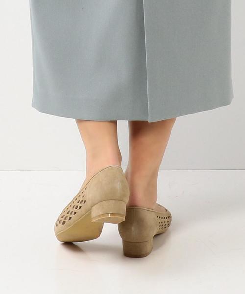 ODETTE E ODILE（オデットエオディール）の「OFC スクエアパンチング パンプス30↓↑（パンプス・レディース・ベージュ/パープル/ネイビー/イエロー/ホワイト・22.5cm/22cm/23.5cm/23cm/24.5cm/24cm/25cm/21.5cm）」の18枚目の写真