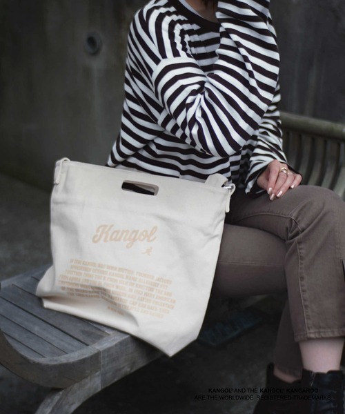 KANGOL（カンゴール）の「【 KANGOL / カンゴール 】 キャンバス ショルダー トート バッグ（ショルダーバッグ・レディース・オフホワイト/ホワイト系その他/ホワイト系その他3/ホワイト系その他5/ホワイト系その他2/ホワイト系その他4/ブラック/ブラック系その他/ホワイト系その他6/ホワイト系その他7/ブラック系その他2/ブラック系その他3/ホワイト/ホワイト×ネイビー/ホワイト×ブルー/ホワイト×レッド/ホワイト×ブラック/ブラック系その他4/その他/その他1/ブラック系その他5・FREE）」の2枚目の写真