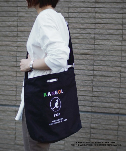 KANGOL（カンゴール）の「【 KANGOL / カンゴール 】 キャンバス ショルダー トート バッグ（ショルダーバッグ・レディース・オフホワイト/ホワイト系その他/ホワイト系その他3/ホワイト系その他5/ホワイト系その他2/ホワイト系その他4/ブラック/ブラック系その他/ホワイト系その他6/ホワイト系その他7/ブラック系その他2/ブラック系その他3/ホワイト/ホワイト×ネイビー/ホワイト×ブルー/ホワイト×レッド/ホワイト×ブラック/ブラック系その他4/その他/その他1/ブラック系その他5・FREE）」の17枚目の写真