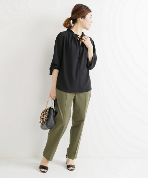 La TOTALITE(ラトータリテ)の「ネックフリル2WAYブラウス【手洗い可能】◆(シャツ/ブラウス・レディース・ブラック/ブラウン・FREE)」の3枚目の写真