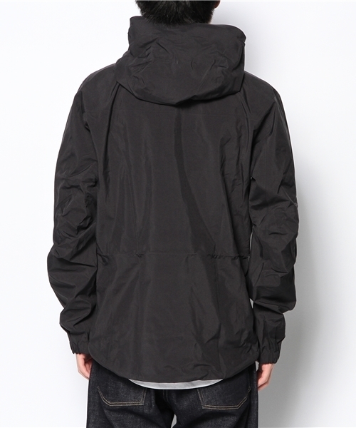 BEAMS(ビームス)の「ARC'TERYX / ALPHA SV(マウンテンパーカー・メンズ・ブラック/ブラック系その他・X-SMALL/SMALL/MEDIUM/LARGE)」の4枚目の写真