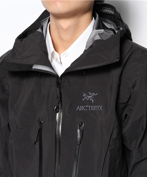 BEAMS(ビームス)の「ARC'TERYX / ALPHA SV(マウンテンパーカー・メンズ・ブラック/ブラック系その他・X-SMALL/SMALL/MEDIUM/LARGE)」の7枚目の写真