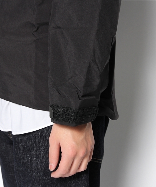 BEAMS(ビームス)の「ARC'TERYX / ALPHA SV(マウンテンパーカー・メンズ・ブラック/ブラック系その他・X-SMALL/SMALL/MEDIUM/LARGE)」の10枚目の写真