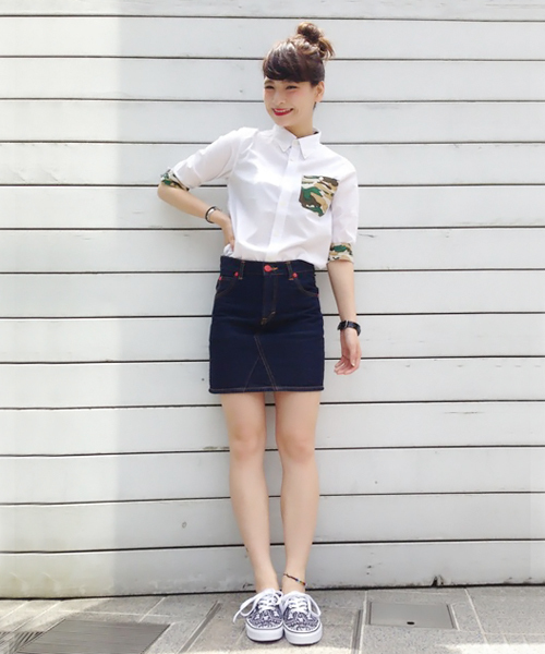 X-girl(エックスガール)の「CAMO SHIRT(シャツ/ブラウス・レディース・ホワイト/ブラック/カモフラージュ・1/2)」の2枚目の写真