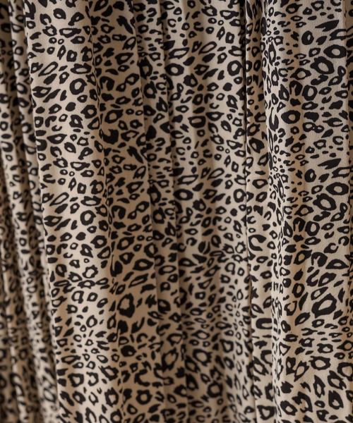 natural couture(ナチュラルクチュール)の「アニマル柄細プリーツスカート(スカート・レディース・アイボリー/ブラウン系その他/ベージュ系その他/グリーン系その他・FREE)」の7枚目の写真