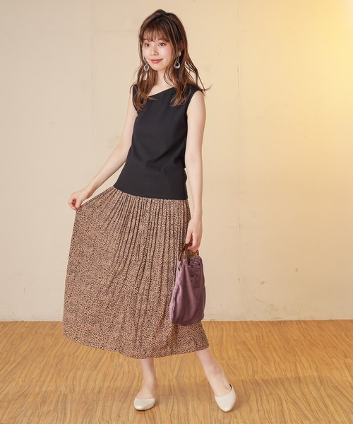 natural couture(ナチュラルクチュール)の「アニマル柄細プリーツスカート(スカート・レディース・アイボリー/ブラウン系その他/ベージュ系その他/グリーン系その他・FREE)」の9枚目の写真