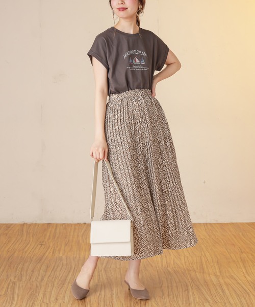 natural couture(ナチュラルクチュール)の「アニマル柄細プリーツスカート(スカート・レディース・アイボリー/ブラウン系その他/ベージュ系その他/グリーン系その他・FREE)」の11枚目の写真