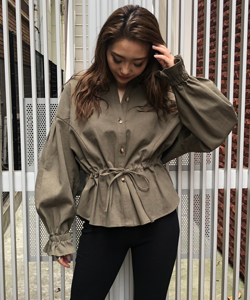 ENVYM（アンビー）の「ウエストギャザーＳＨ（シャツ/ブラウス・レディース・ブラック/ベージュ/カーキ/ピンク・FREE）」の3枚目の写真