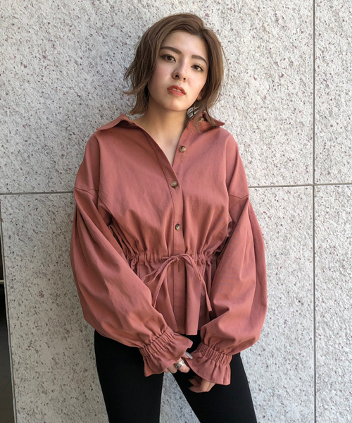 ENVYM（アンビー）の「ウエストギャザーＳＨ（シャツ/ブラウス・レディース・ブラック/ベージュ/カーキ/ピンク・FREE）」の4枚目の写真